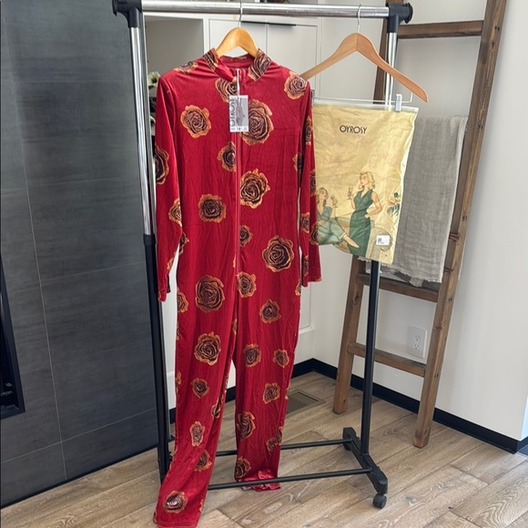 Elegant Red Floral Jumpsuit - Picture 4 of 7
